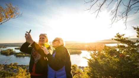 Selfie am Ufer des Mississippis im Buena Vista Park in Alma