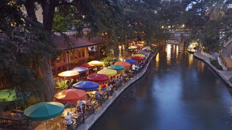 El San Antonio River Walk