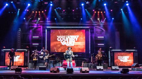 Raiding the Country Vault live performance in Branson Raiding the Country Vault live performance in Branson