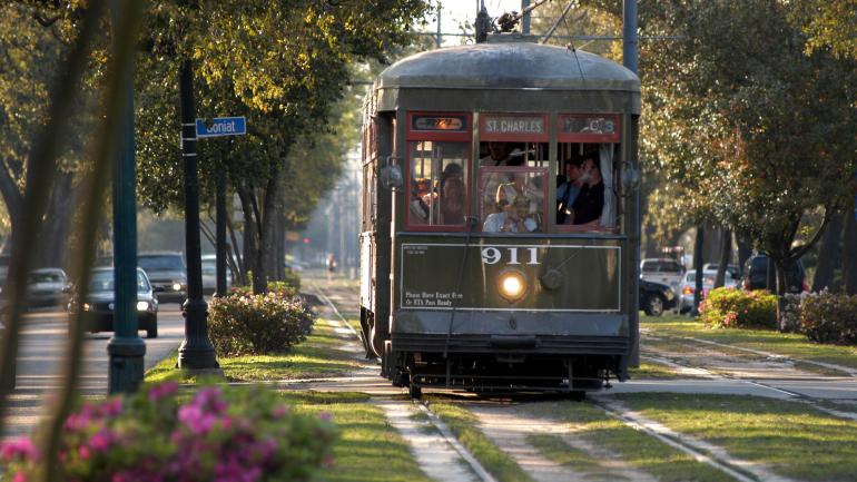 乘坐街車參觀路易斯安那州紐奧良市區