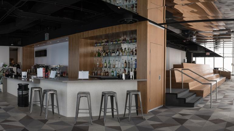 在 Architect’s Corner Café and Bar 咖啡酒吧点一杯饮品 在 Architect’s Corner Café and Bar 咖啡酒吧点一杯饮品