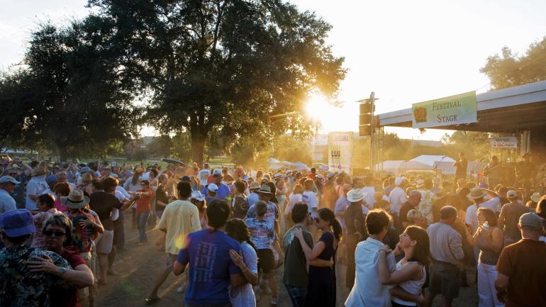 路易斯安那州拉斐特的 Festivals Acadiens et Créoles 音乐节 路易斯安那州拉斐特的 Festivals Acadiens et Créoles 音乐节