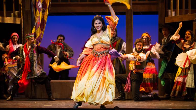 Una presentación del Jorobado de Notre Dame en el Utah Festival Opera en Logan