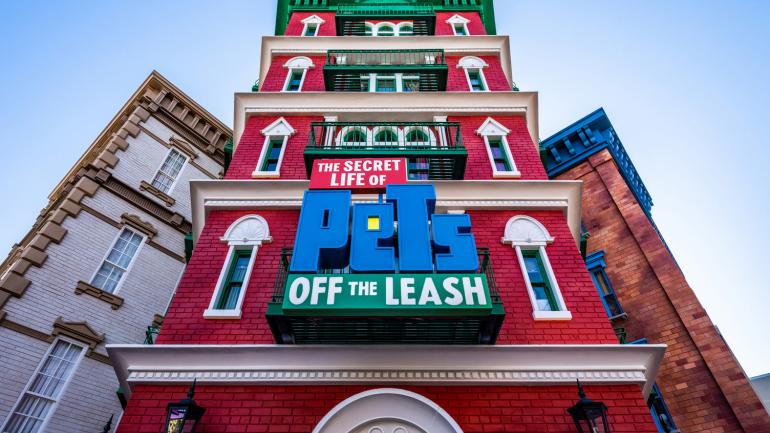 Entrance to The Secret Life of Pets: Off the Leash! ride