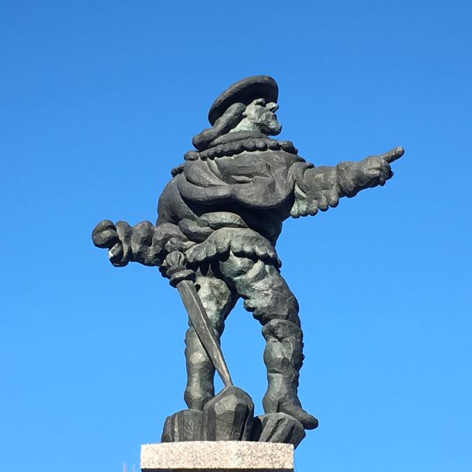 Statue honoring Daniel Greysolon Sieur du Lhut Statue honoring Daniel Greysolon Sieur du Lhut