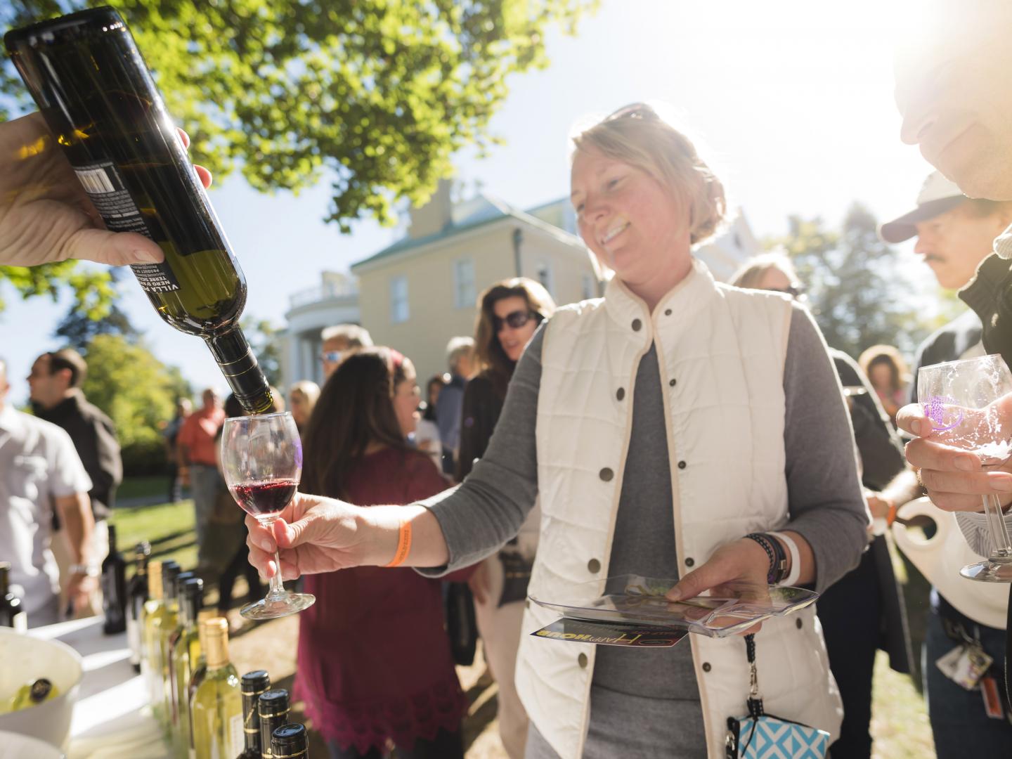 Weinverkostung auf dem Vendemmia Da Vinci Wine and Food Festival