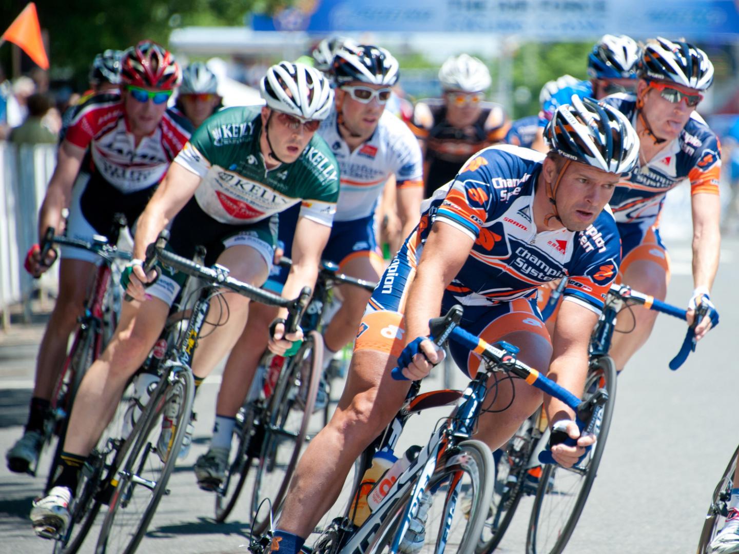 Ciclistas en el Air Force Association Cycling Classic