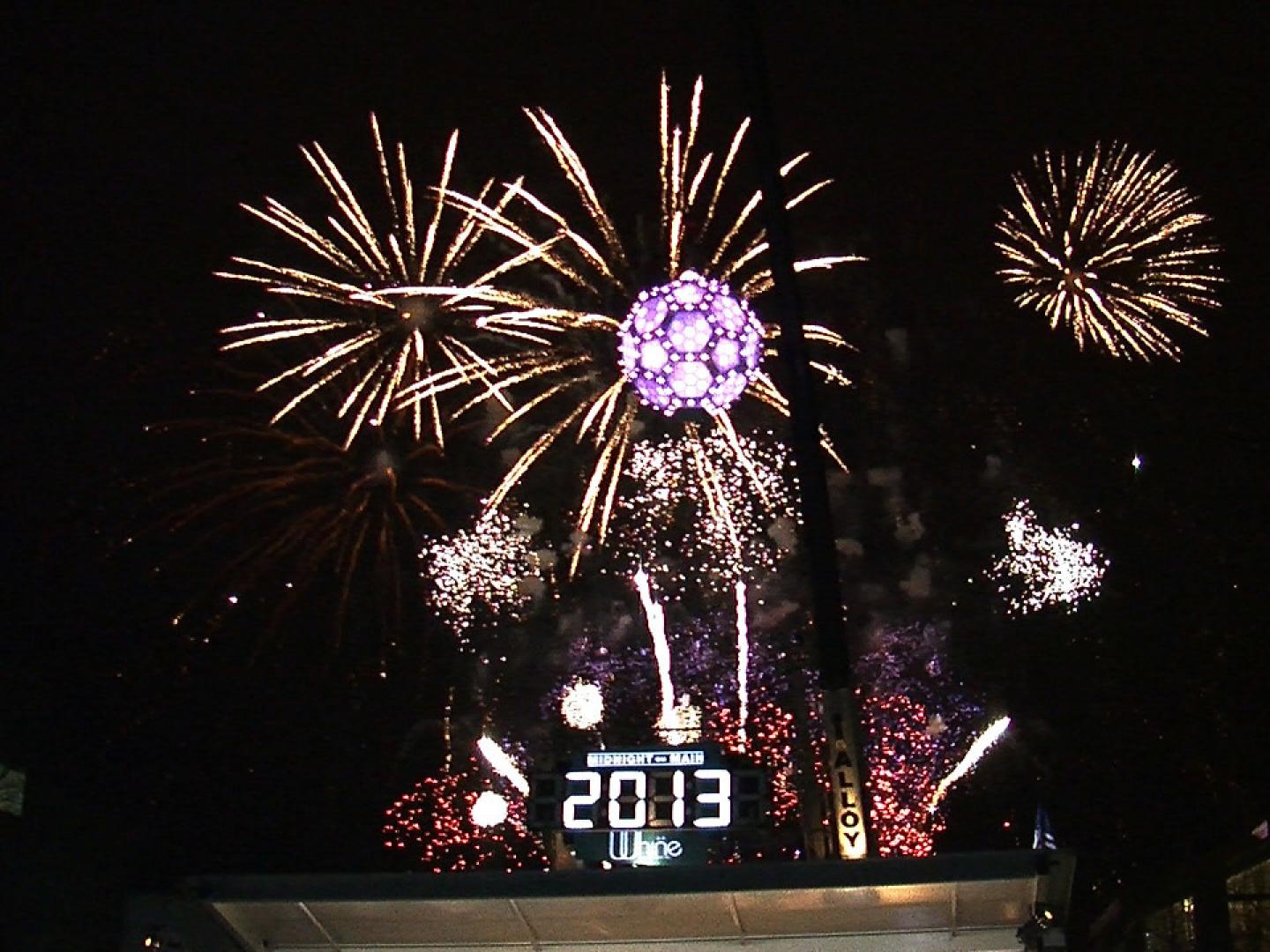 Feuerwerk bei der „Midnight on Main“-Party
