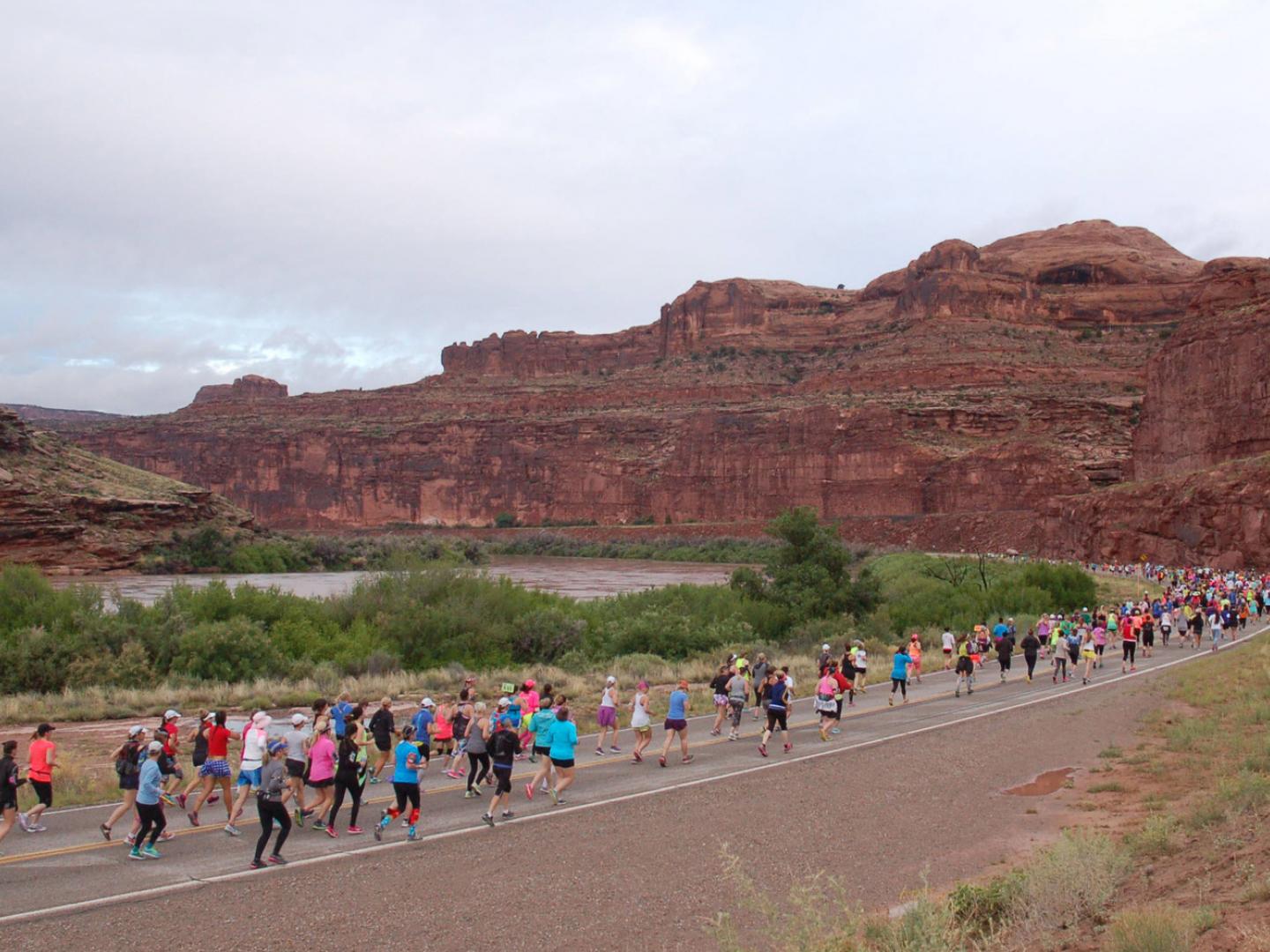 Corredores na Meia maratona Thelma & Louise