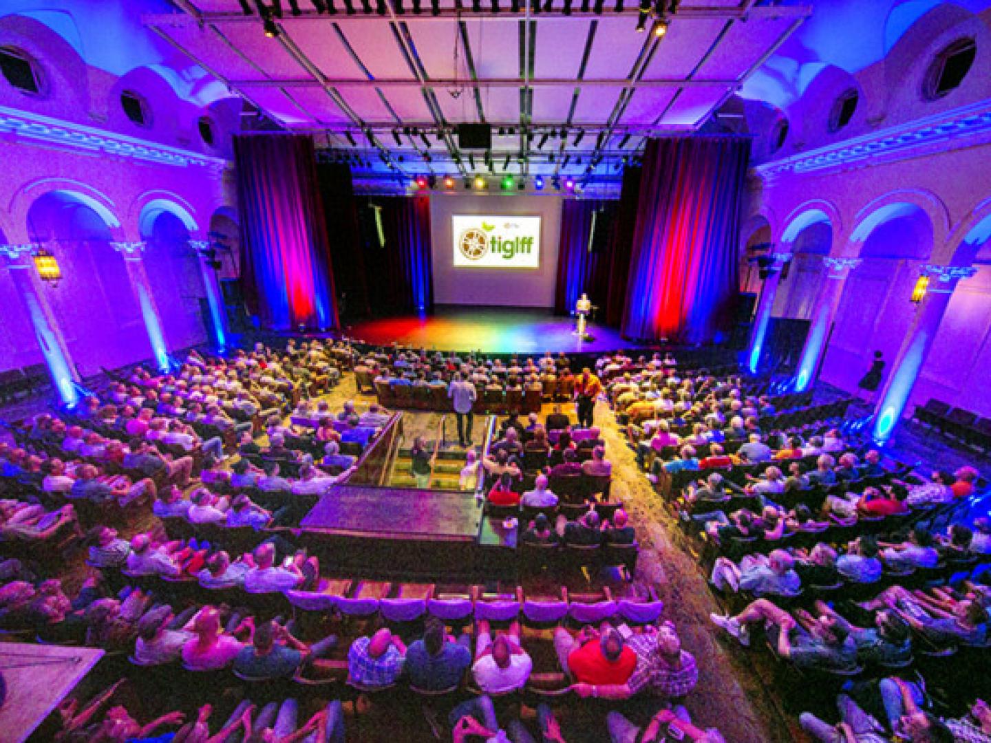 Salle comble au Festival international du film gay et lesbien de Tampa