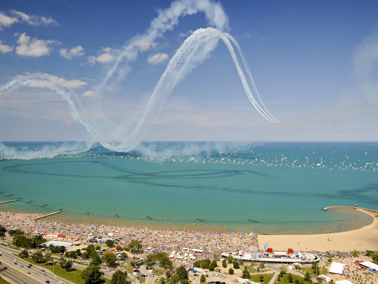 Avions effectuant des manœuvres acrobatiques pour le Chicago Air & Water Show