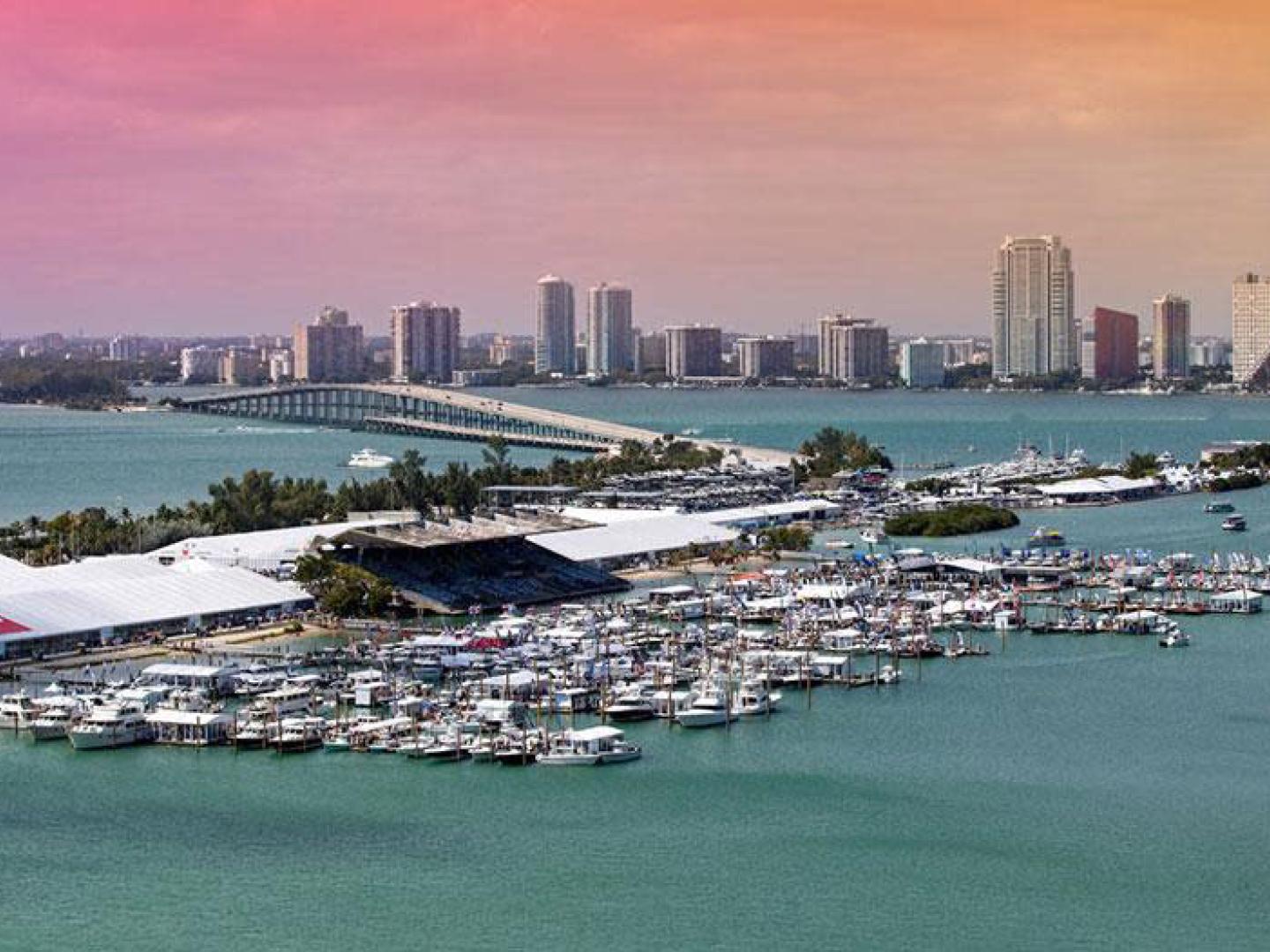 Miami International Boat Show en el Miami Marine Stadium Park & Basin en Florida