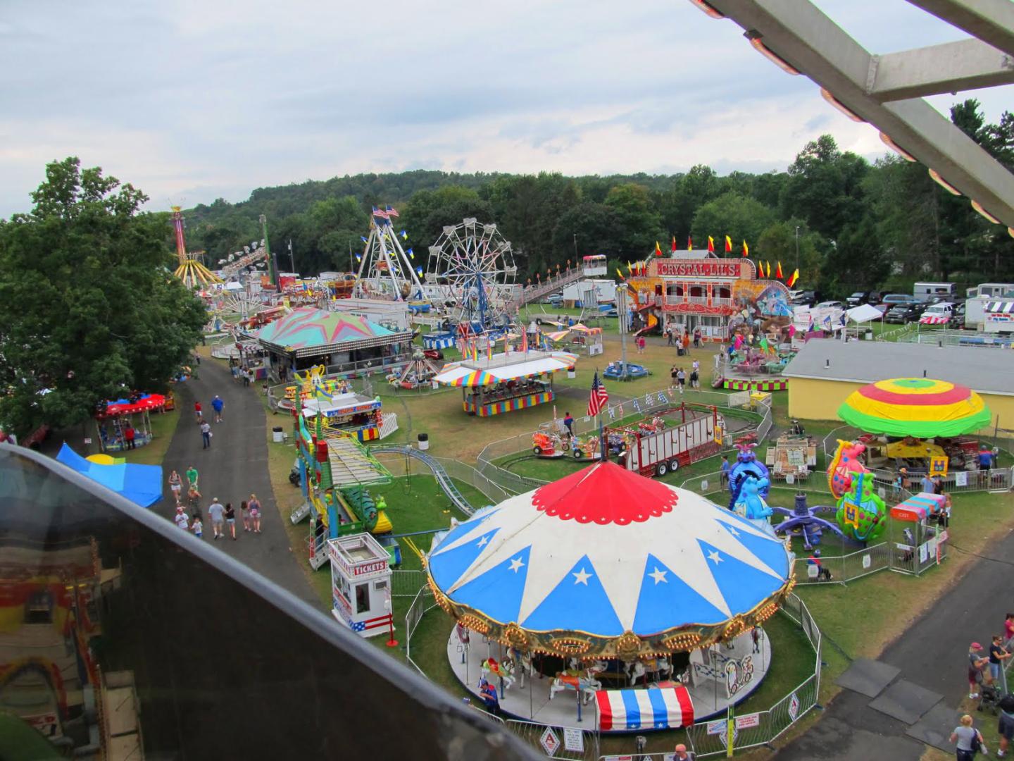 Vista aérea das clássicas corridas da Columbia County Fair em Chatham, Nova York