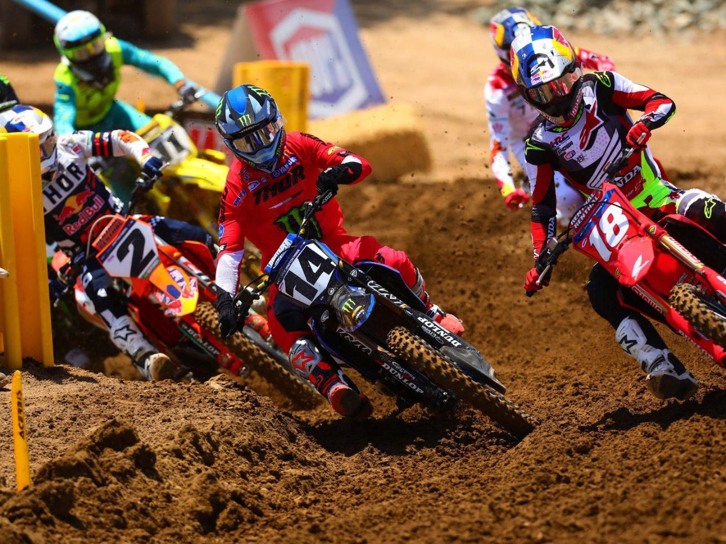 Teilnehmer beim Motorradrennen Hangtown Motocross Classic in Rancho Cordova, Kalifornien