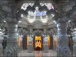 伊利諾州杜佩奇郡的 BAPS 神廟