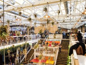 Die Gastronomiehalle im Anaheim Packing District, einer ehemaligen Packhalle für Zitrusfrüchte