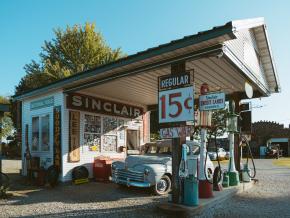 Gary's Gay Parita, una estación de servicio retro en Ash Grove, Misuri Gary's Gay Parita, una estación de servicio retro en Ash Grove, Misuri