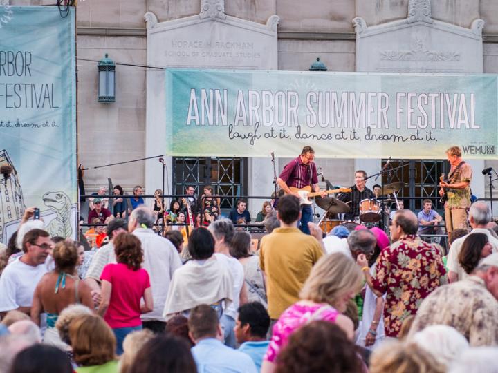 Galerie d’aquarelles à la foire des arts de rue d’Ann Arbor