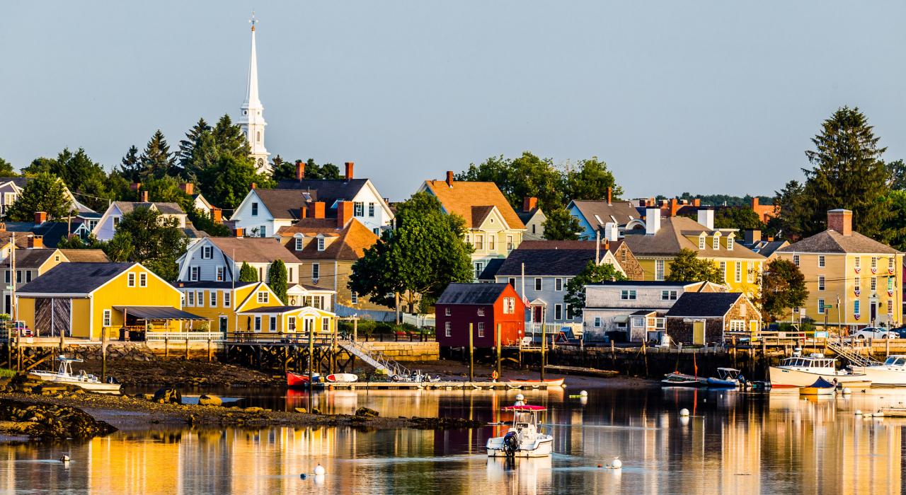 여름철 북적거리는 리틀 항