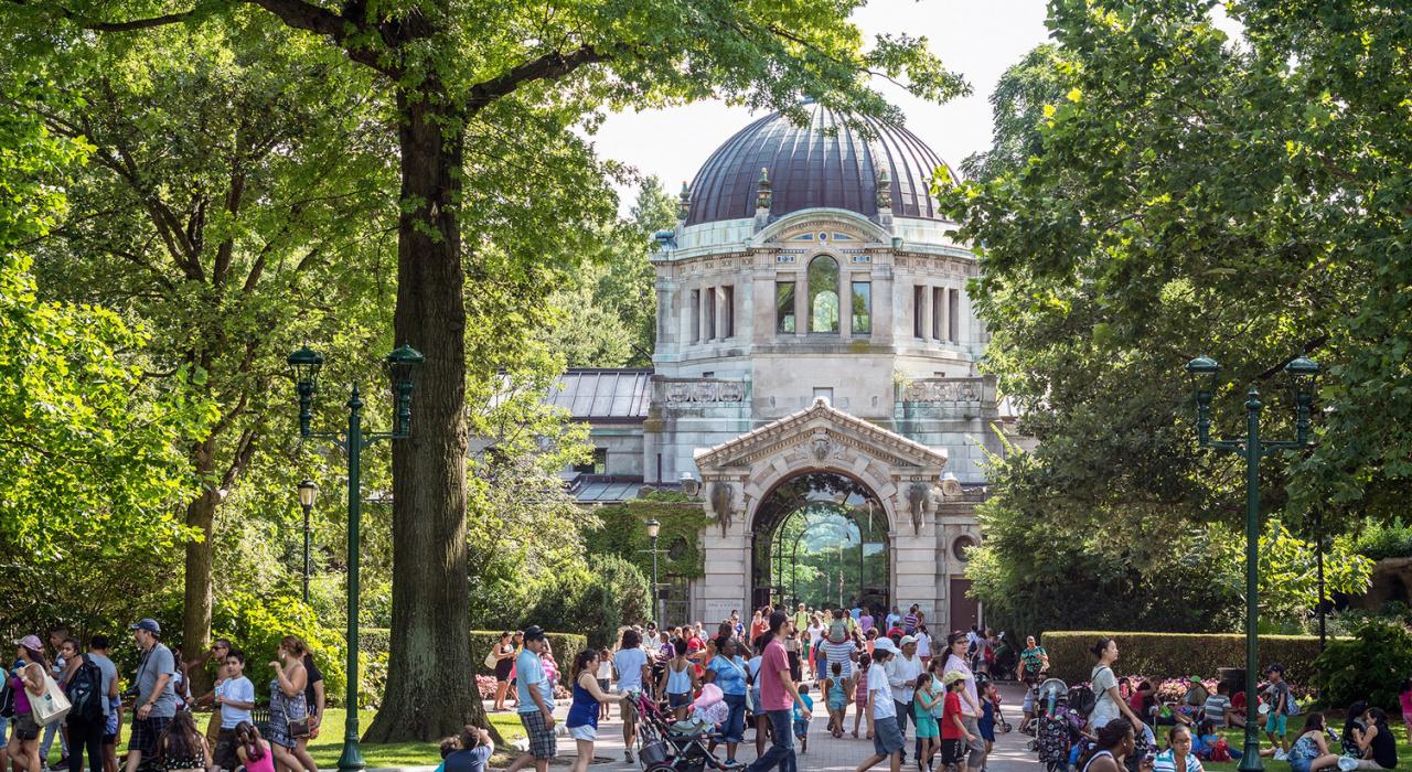布朗克斯动物园雅致的入口
