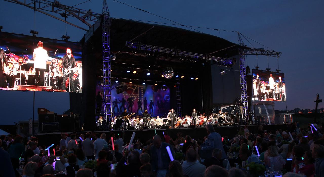 매사추세츠주 낸터킷에서 보스턴 팝스의 야외 공연