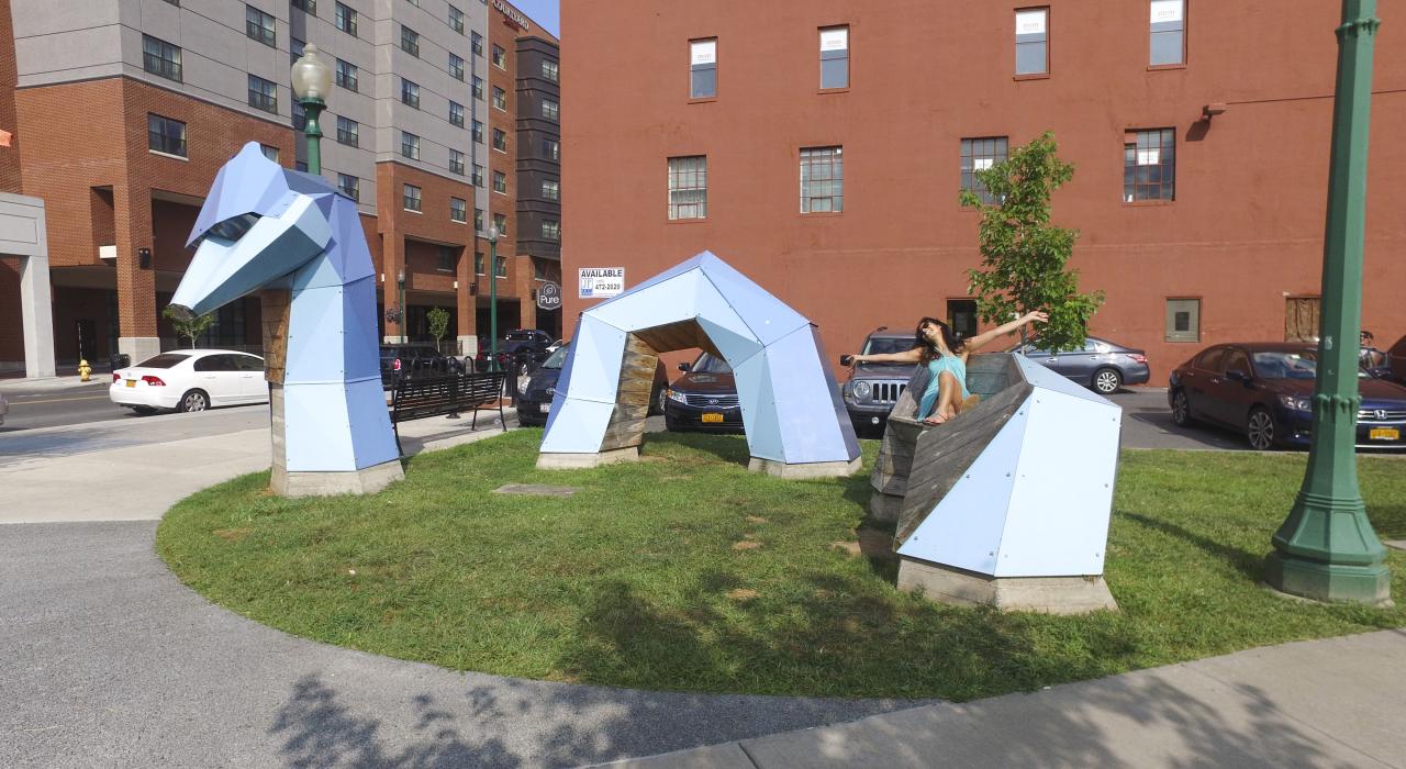 Escultura de dragão no Onondaga Creekwalk