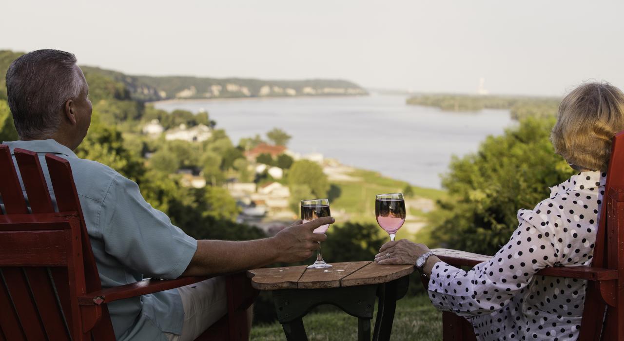 El Tara Point Inn, a lo largo del Meeting of the Great Rivers National Scenic Byway en Grafton, Illinois El Tara Point Inn, a lo largo del Meeting of the Great Rivers National Scenic Byway en Grafton, Illinois